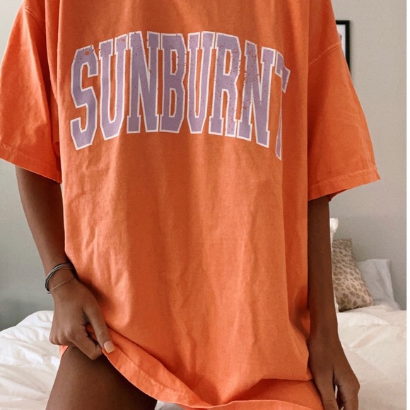 Brandy Melville Tops - trendy mystery box!!🧡🧡